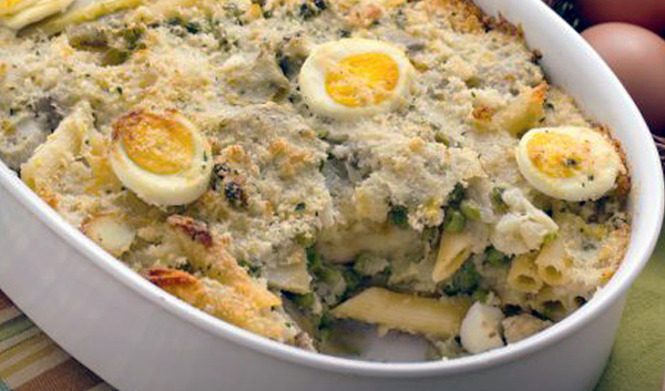pasta-al-forno-carciofi-uova-piselli